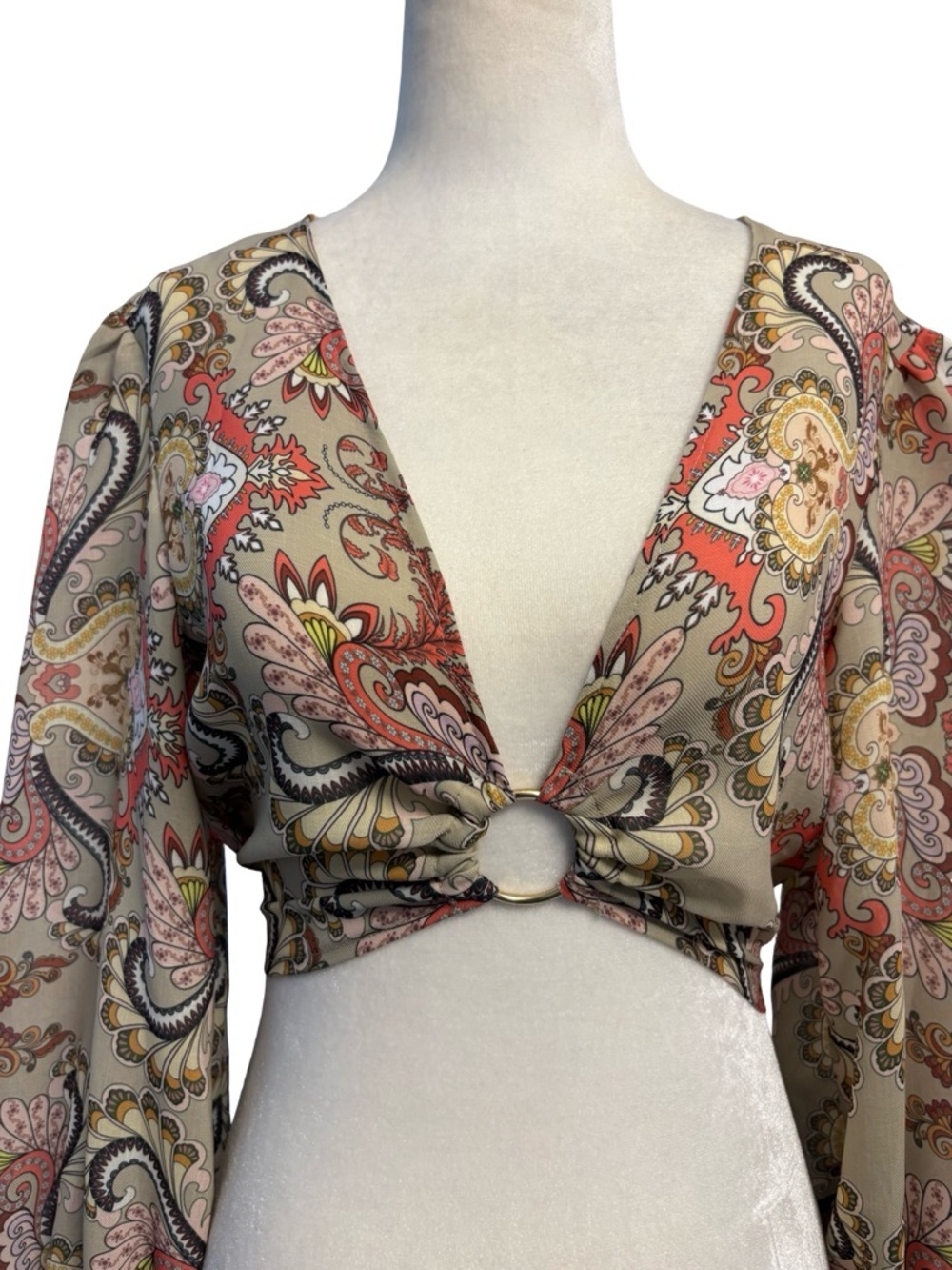 Boho Paisley Ring Front Crop Top Lightweight & Flowy Y2K Size Small Cut Out Top - Picture 6 of 14